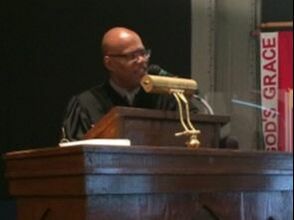 Picture of Pastor Kenner Preaching